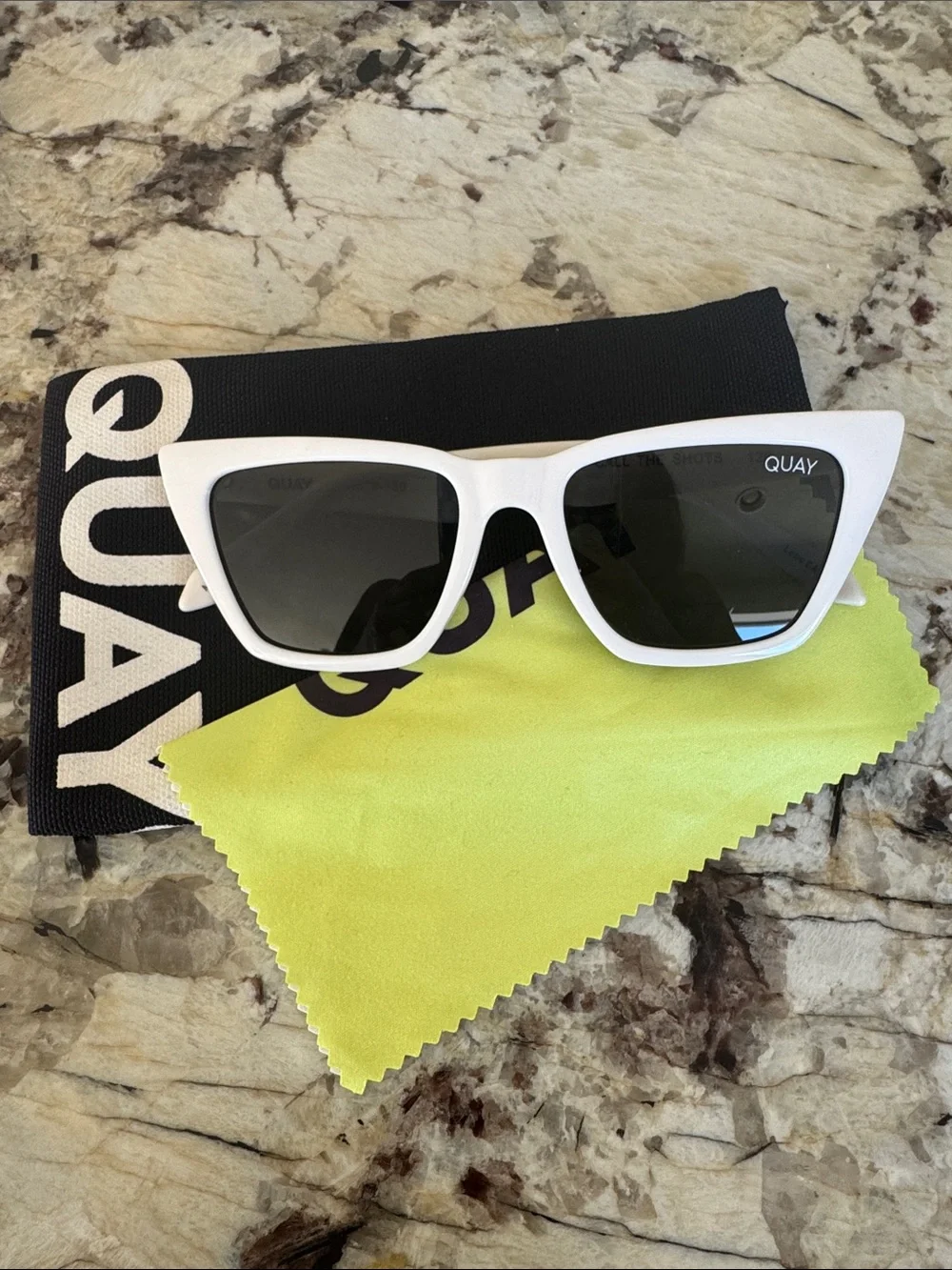 NWOT Quay Call the Shots White Cat Eye Sunglasses